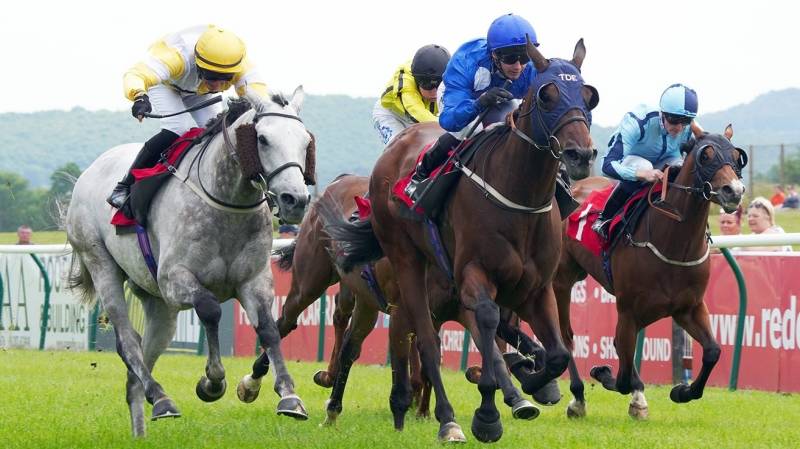 CASSY O makes all to win at Redcar