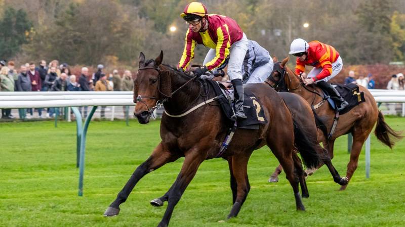 ALBEGONE keeps on well to win at Nottingham