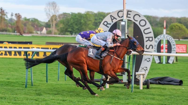 MARBUZET completes a double on the night at Ayr