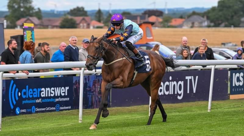 MYSTERYOFTHESANDS completes a double on the day
