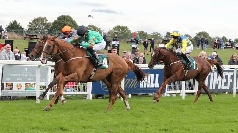 YERMANTHERE wins at Ripon under Rhys Elliott